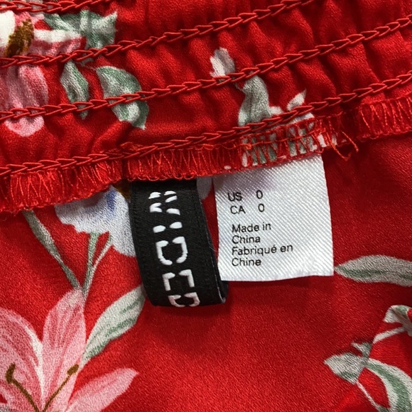Off the shoulder red floral shirt from H&M - Picture 3 of 3